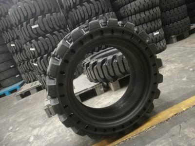 ITL滑移式裝載機(jī)實(shí)心輪胎